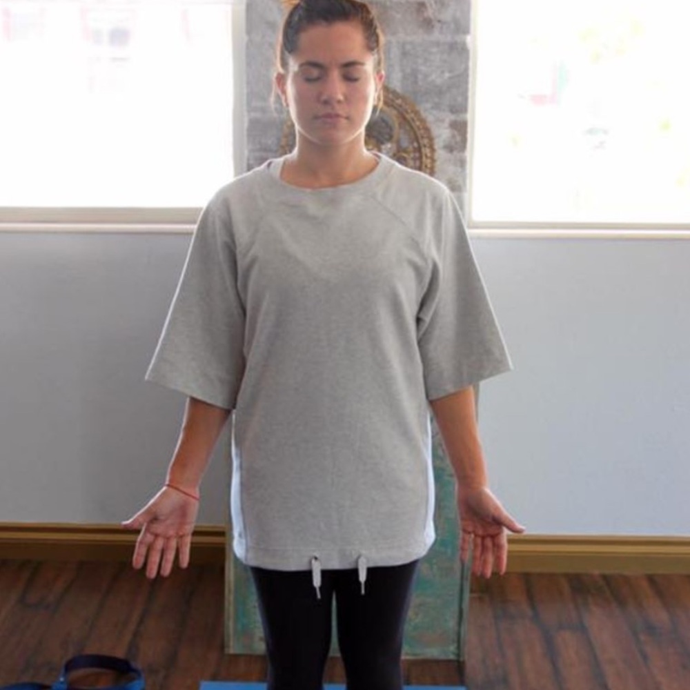 lululemon athletica Charcoal Oversized Short Sleeve Top, size 8-10 - Picture 3 of 10